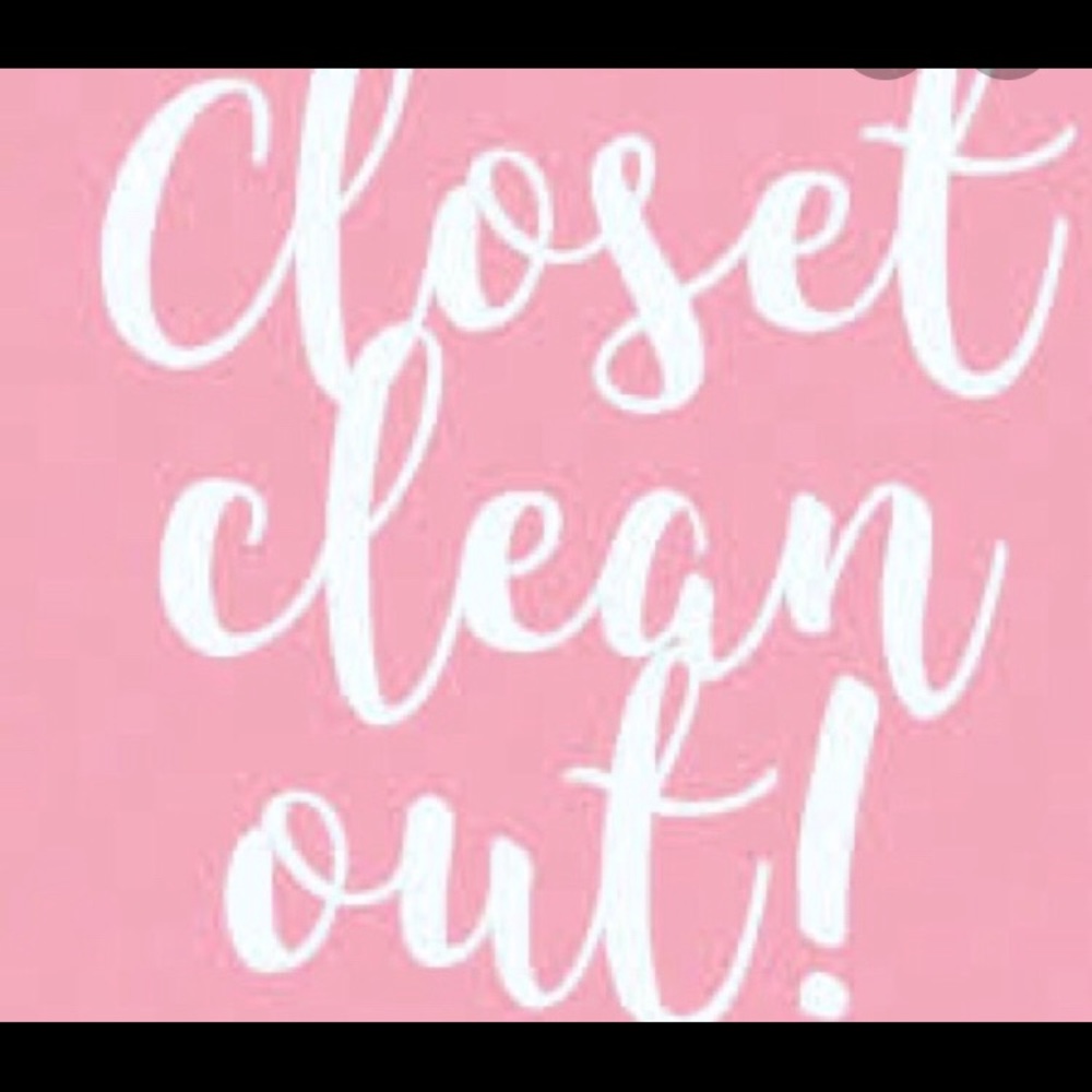 ClOSET CLEAN  OUT !!!! 🌺🌹🧁😎👖